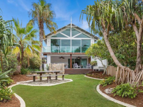Stunning Beachfront On She oak